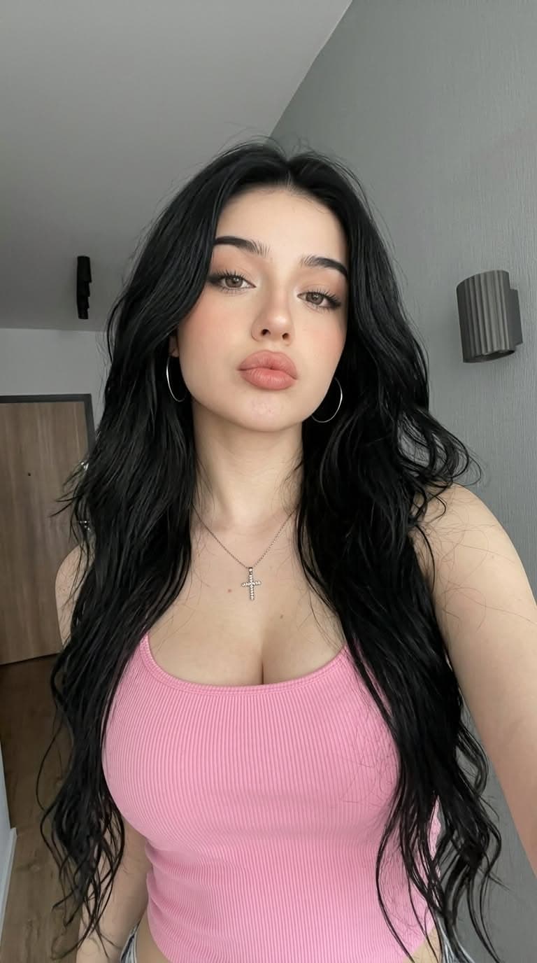 Funda Escort İstanbul - Fotoğraf 1 / 1